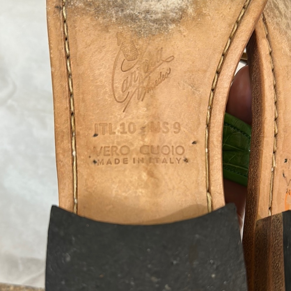 AMADEO CANFORA Green Leather Sandals with Gold Accent - Picture 4 of 8